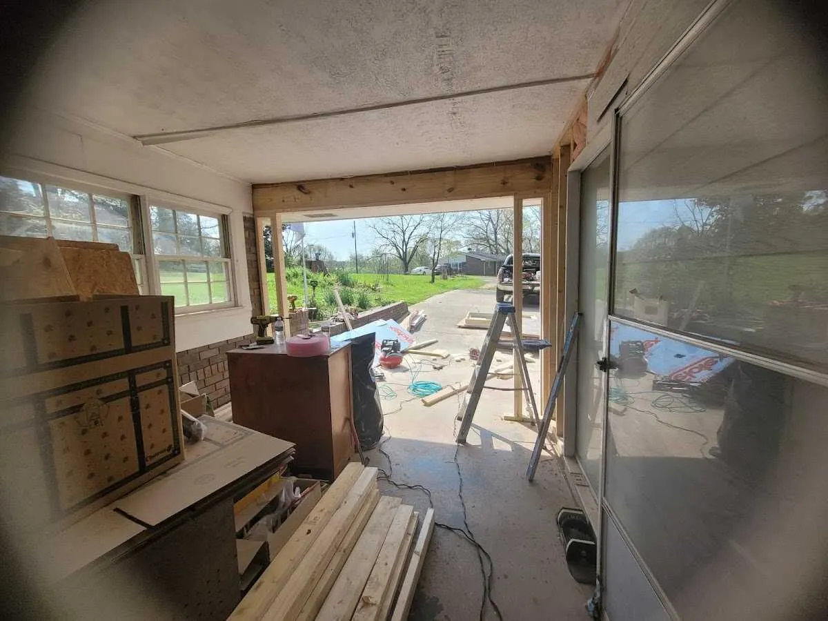 Air movers and dehumidifier for Water Mitigation Services in Fort Lupton